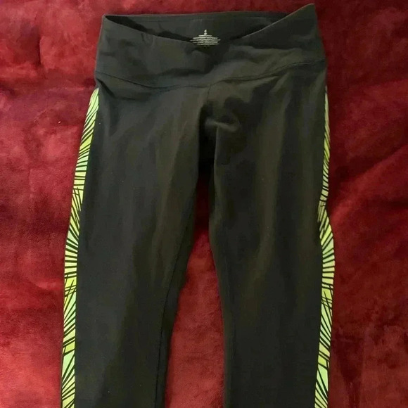 Lululemon wonder under crop - Picture 6 of 11